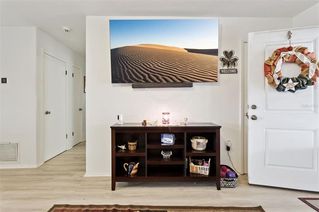 For Sale: $284,900 (3 beds, 1 baths, 972 Square Feet)