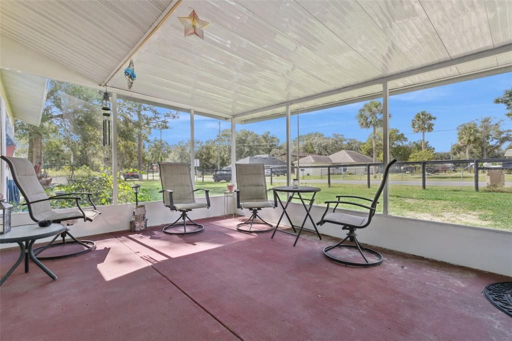 For Sale: $284,900 (3 beds, 1 baths, 972 Square Feet)