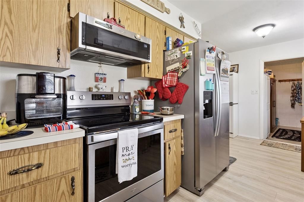 For Sale: $284,900 (3 beds, 1 baths, 972 Square Feet)