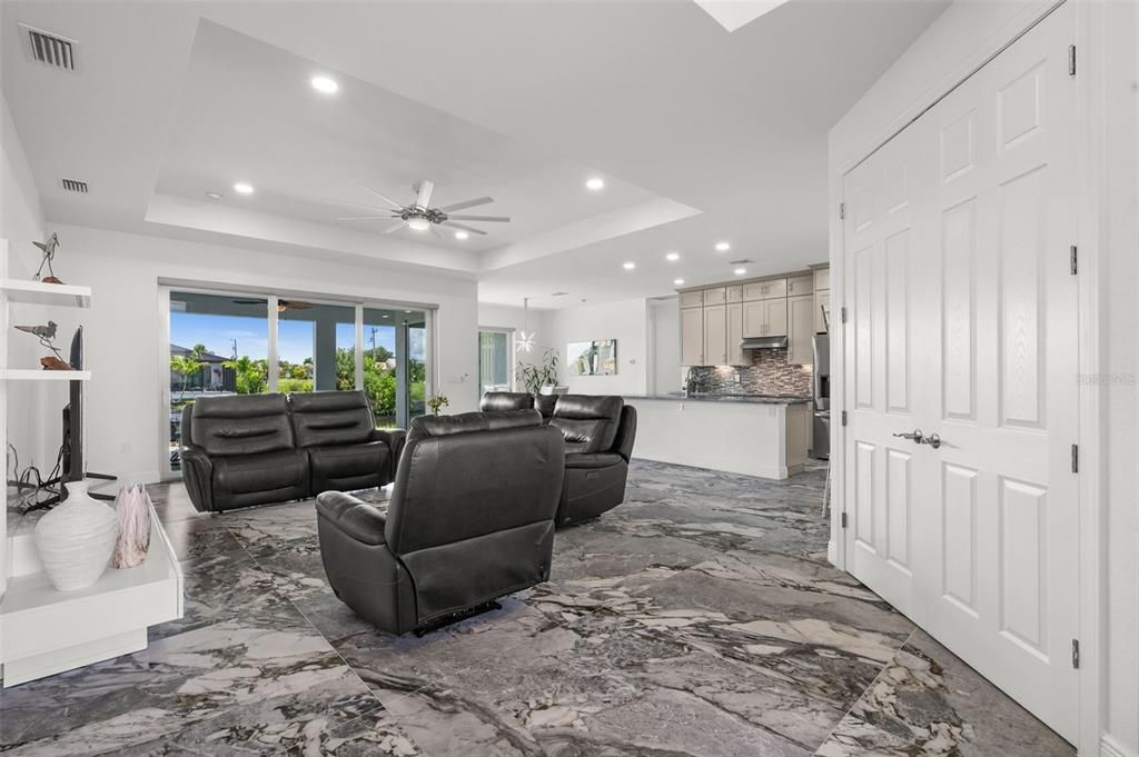 For Sale: $699,000 (3 beds, 3 baths, 2200 Square Feet)