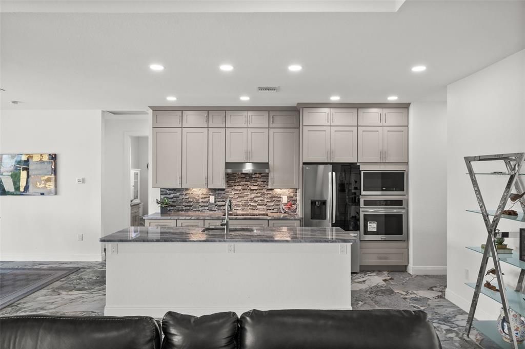 For Sale: $699,000 (3 beds, 3 baths, 2200 Square Feet)