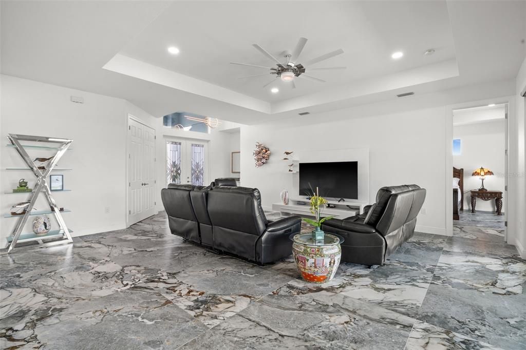 For Sale: $699,000 (3 beds, 3 baths, 2200 Square Feet)