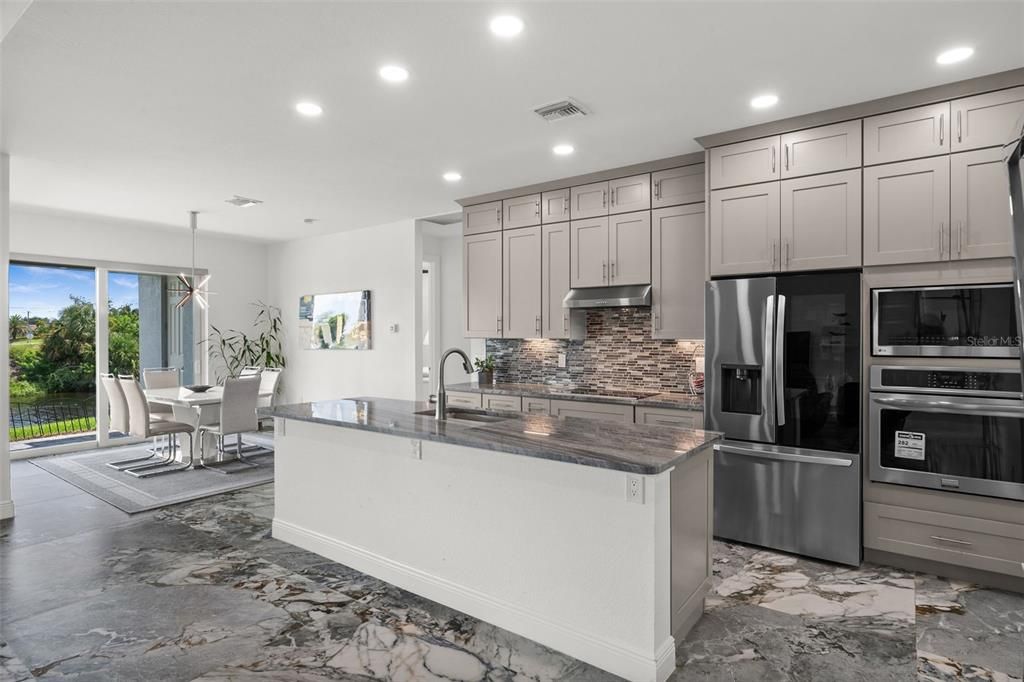 For Sale: $699,000 (3 beds, 3 baths, 2200 Square Feet)