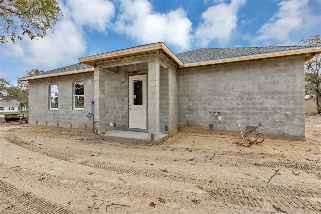 For Sale: $685,000 (3 beds, 2 baths, 2004 Square Feet)