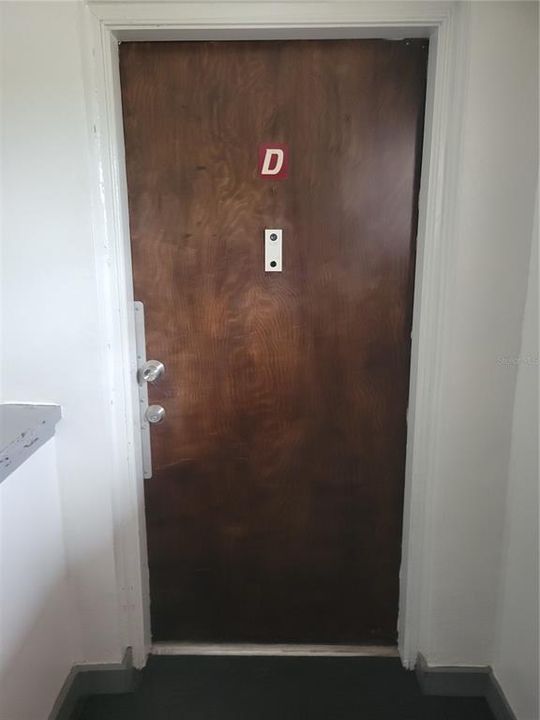 For Sale: $135,000 (2 beds, 1 baths, 930 Square Feet)