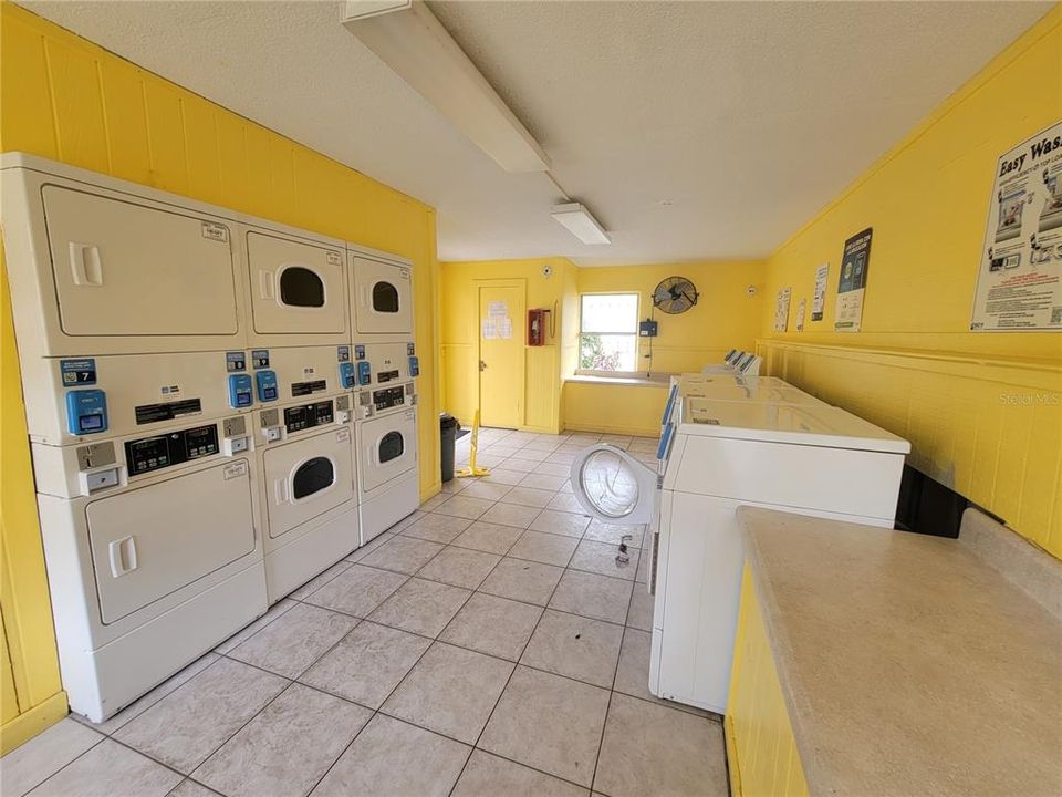 For Sale: $135,000 (2 beds, 1 baths, 930 Square Feet)