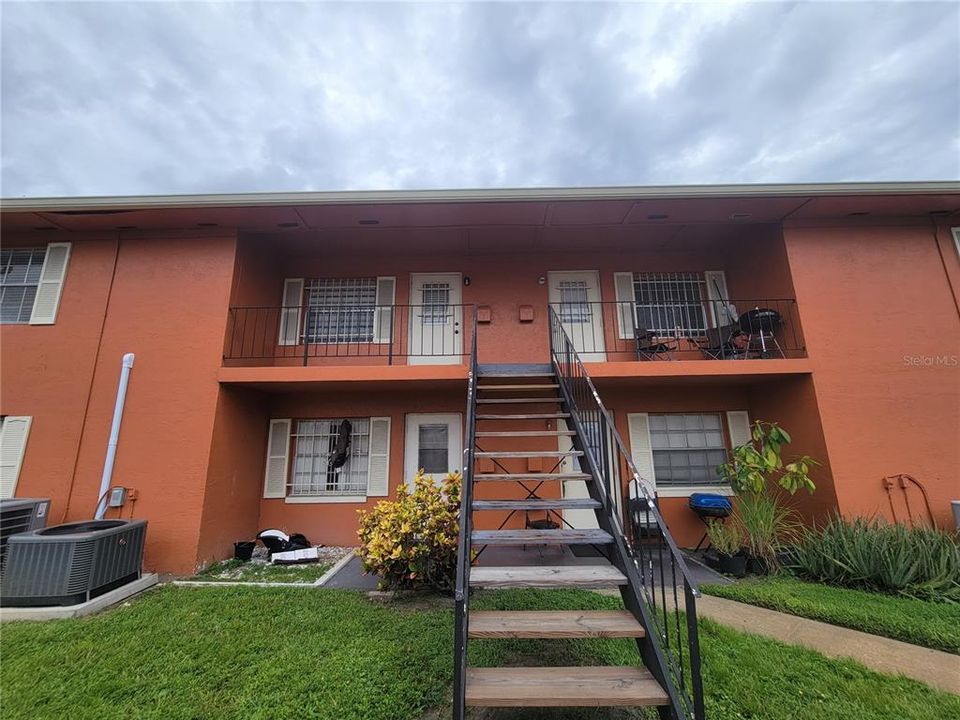 For Sale: $135,000 (2 beds, 1 baths, 930 Square Feet)