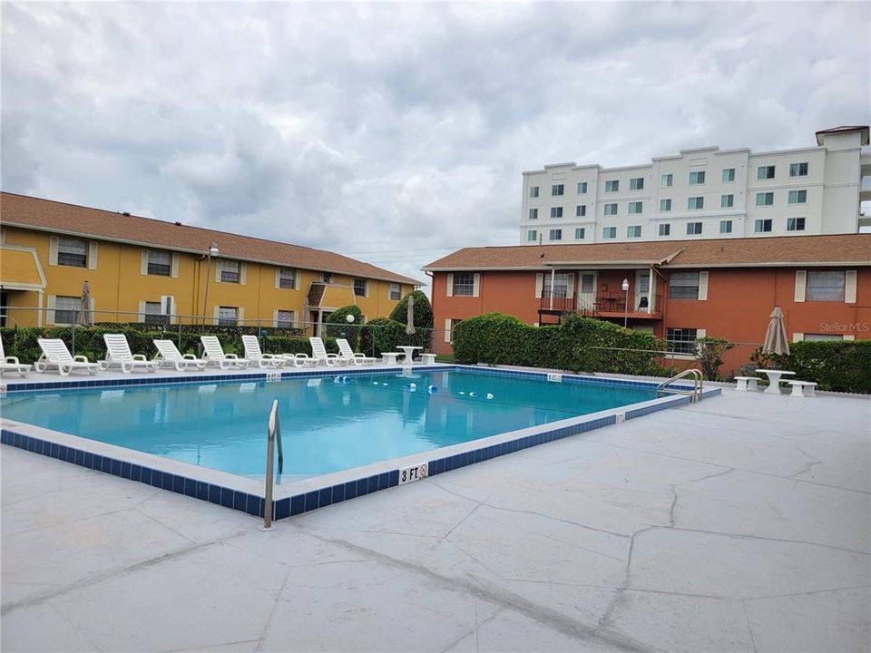 For Sale: $135,000 (2 beds, 1 baths, 930 Square Feet)