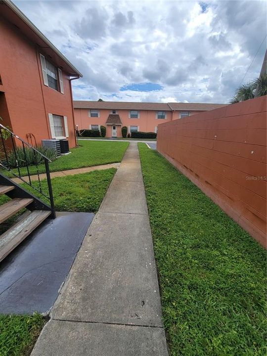 For Sale: $135,000 (2 beds, 1 baths, 930 Square Feet)