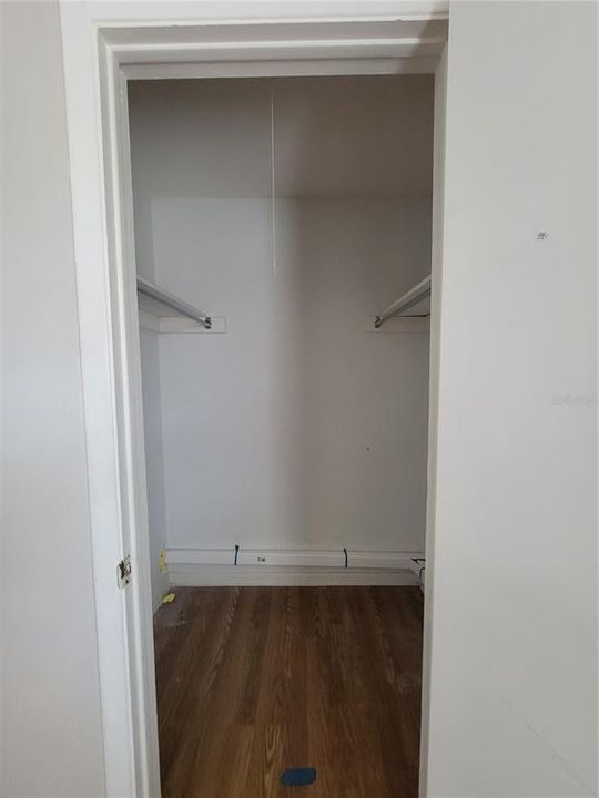 For Sale: $135,000 (2 beds, 1 baths, 930 Square Feet)