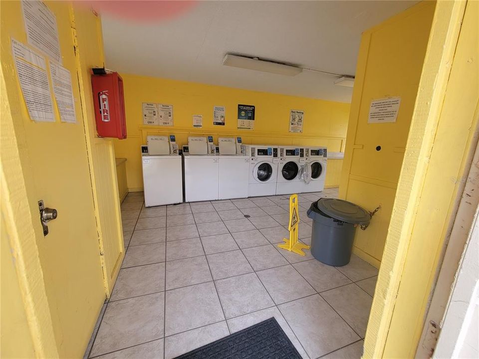 For Sale: $135,000 (2 beds, 1 baths, 930 Square Feet)