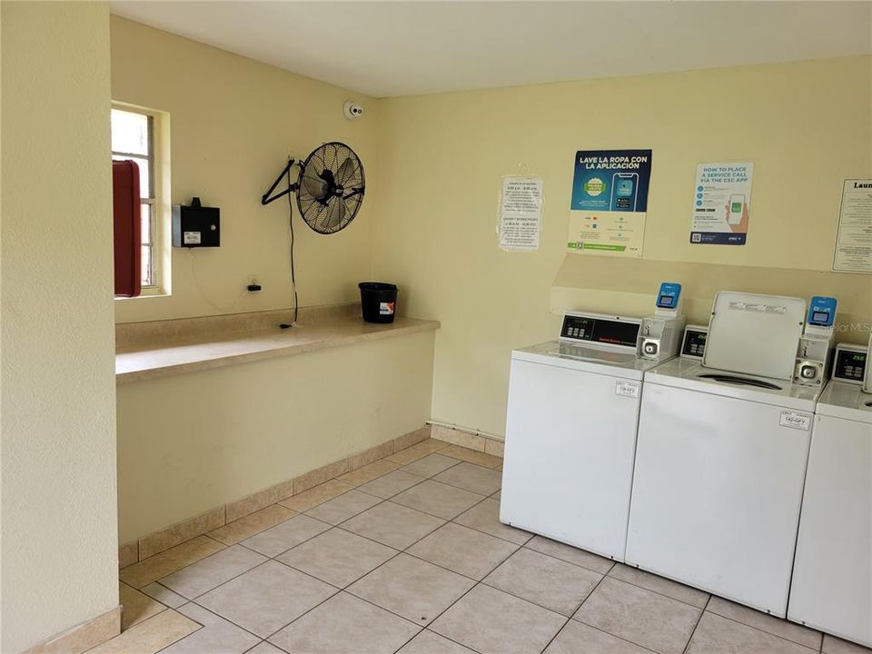 For Sale: $135,000 (2 beds, 1 baths, 930 Square Feet)