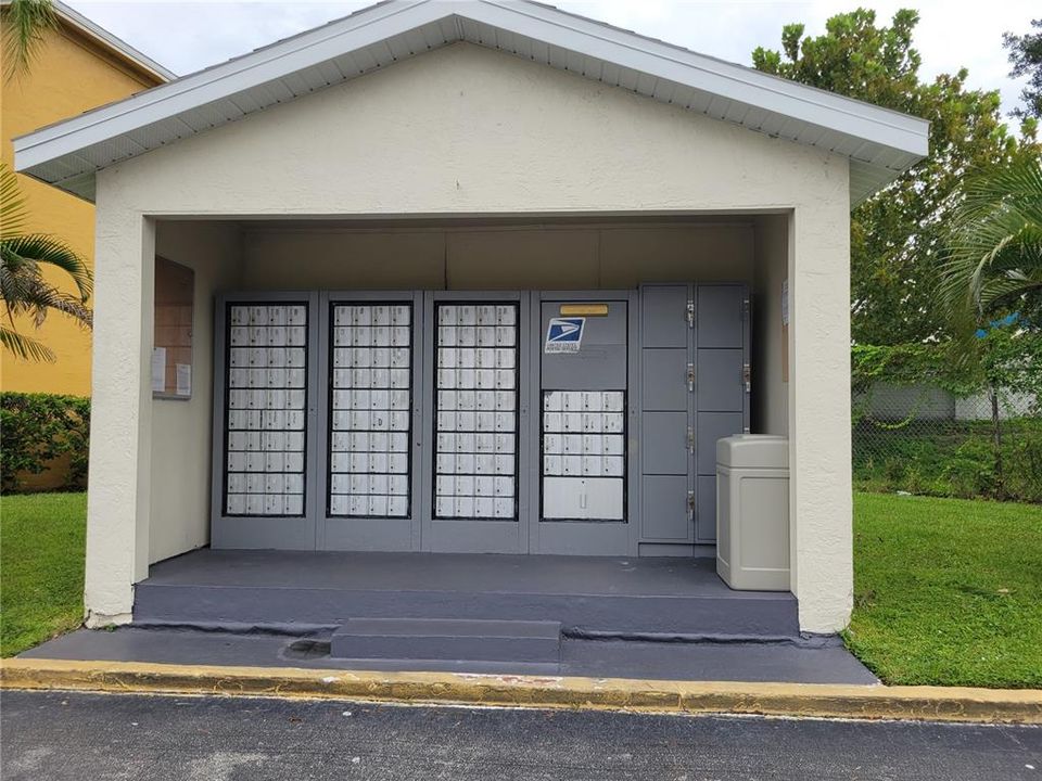 For Sale: $135,000 (2 beds, 1 baths, 930 Square Feet)