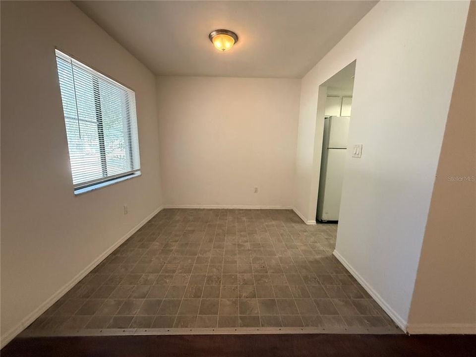 For Rent: $1,000 (1 beds, 1 baths, 934 Square Feet)