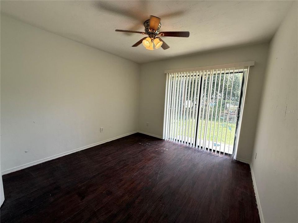 For Rent: $1,000 (1 beds, 1 baths, 934 Square Feet)