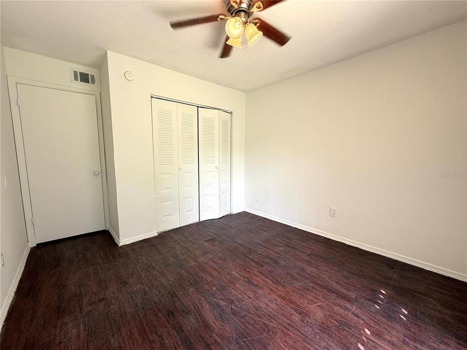 For Rent: $1,000 (1 beds, 1 baths, 934 Square Feet)
