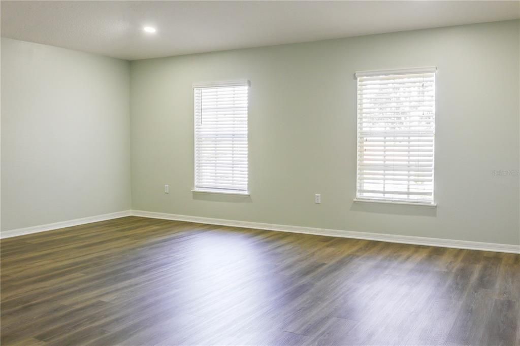 На продажу: $365,000 (4 спален, 2 ванн, 2896 Квадратных фут)