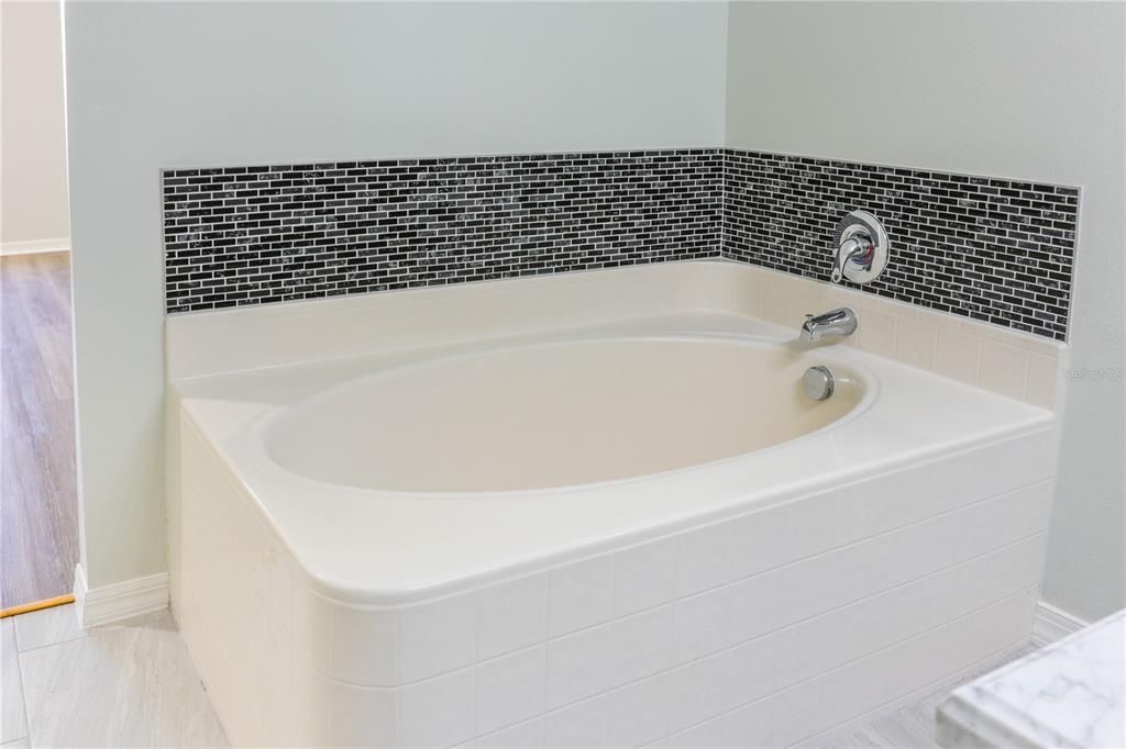 На продажу: $365,000 (4 спален, 2 ванн, 2896 Квадратных фут)