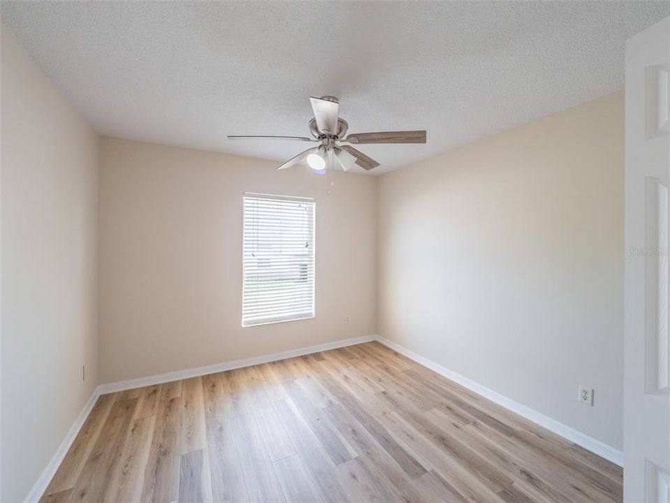 待售: $394,000 (4 贝兹, 2 浴室, 2082 平方英尺)