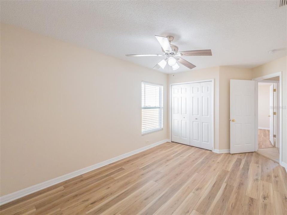 待售: $394,000 (4 贝兹, 2 浴室, 2082 平方英尺)