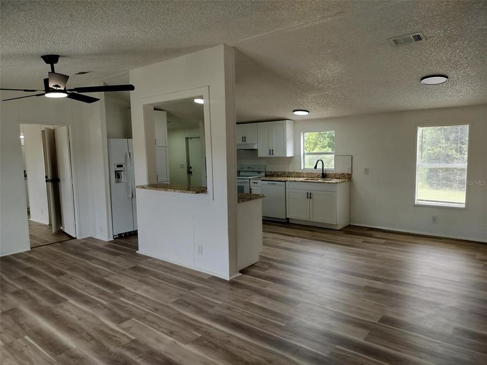 待售: $243,900 (3 贝兹, 2 浴室, 1248 平方英尺)