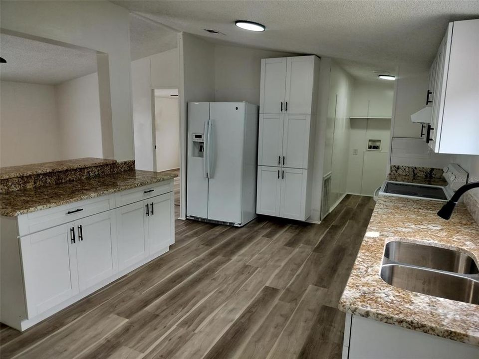 待售: $243,900 (3 贝兹, 2 浴室, 1248 平方英尺)