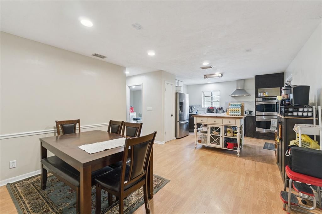 En Venta: $320,000 (3 camas, 2 baños, 1499 Pies cuadrados)