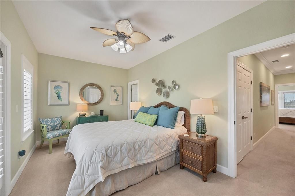 В аренду: $2,335 (3 спален, 3 ванн, 1980 Квадратных фут)