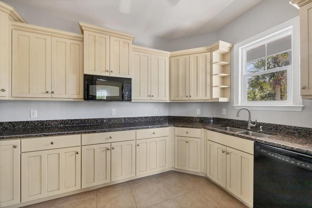 В аренду: $2,335 (3 спален, 3 ванн, 1980 Квадратных фут)