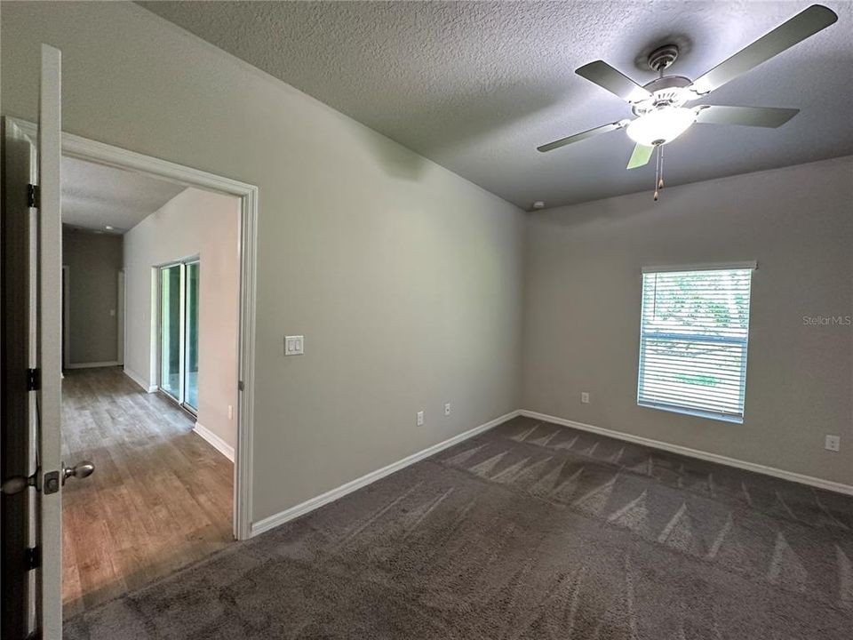 Active With Contract: $1,695 (3 beds, 2 baths, 1552 Square Feet)