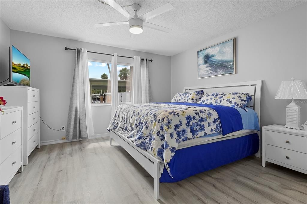 En Venta: $167,900 (2 camas, 2 baños, 921 Pies cuadrados)