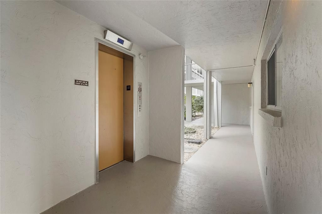 En Venta: $167,900 (2 camas, 2 baños, 921 Pies cuadrados)