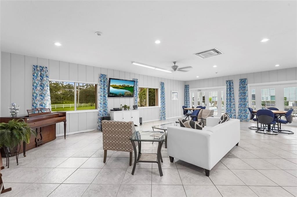 En Venta: $167,900 (2 camas, 2 baños, 921 Pies cuadrados)