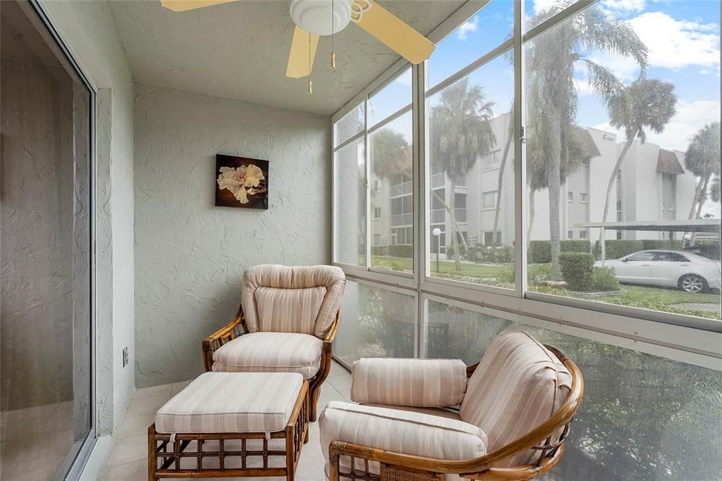 En Venta: $167,900 (2 camas, 2 baños, 921 Pies cuadrados)