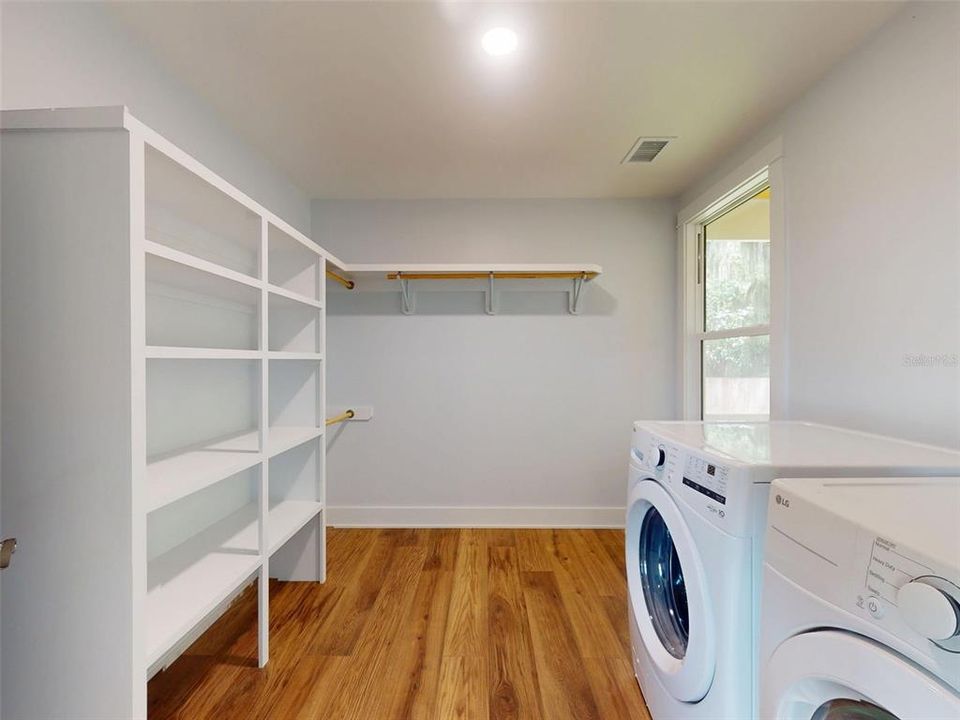 待售: $610,000 (2 贝兹, 2 浴室, 1236 平方英尺)