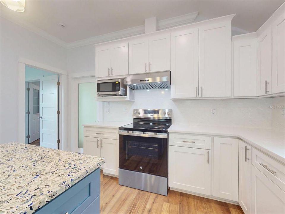 待售: $610,000 (2 贝兹, 2 浴室, 1236 平方英尺)