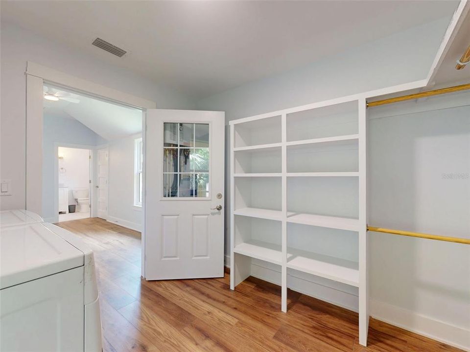 待售: $610,000 (2 贝兹, 2 浴室, 1236 平方英尺)