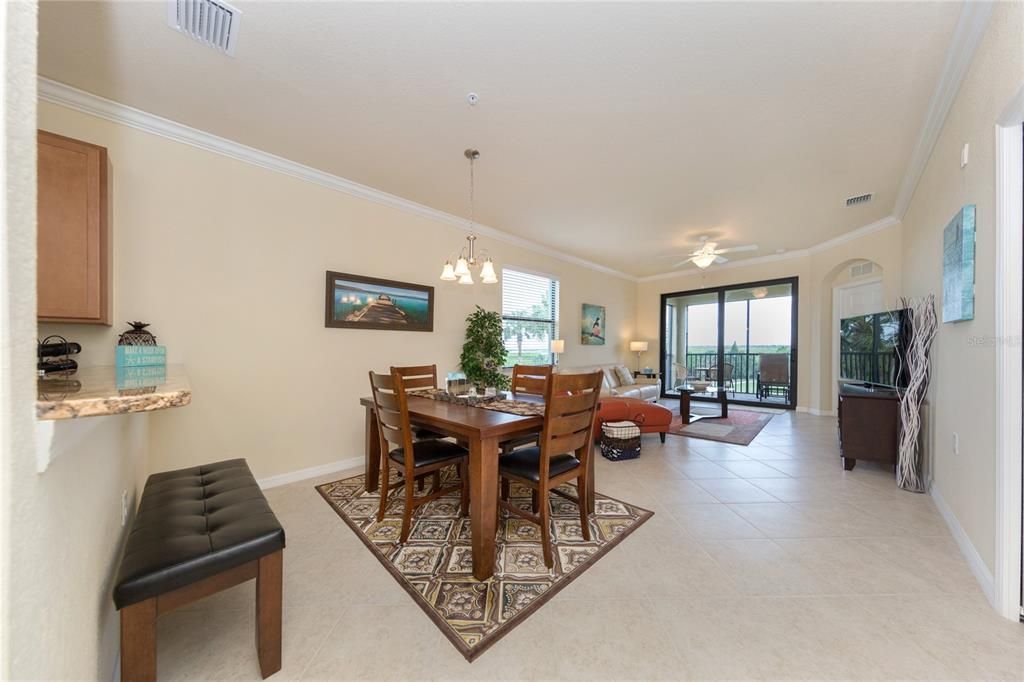 В аренду: $1,700 (2 спален, 2 ванн, 1297 Квадратных фут)