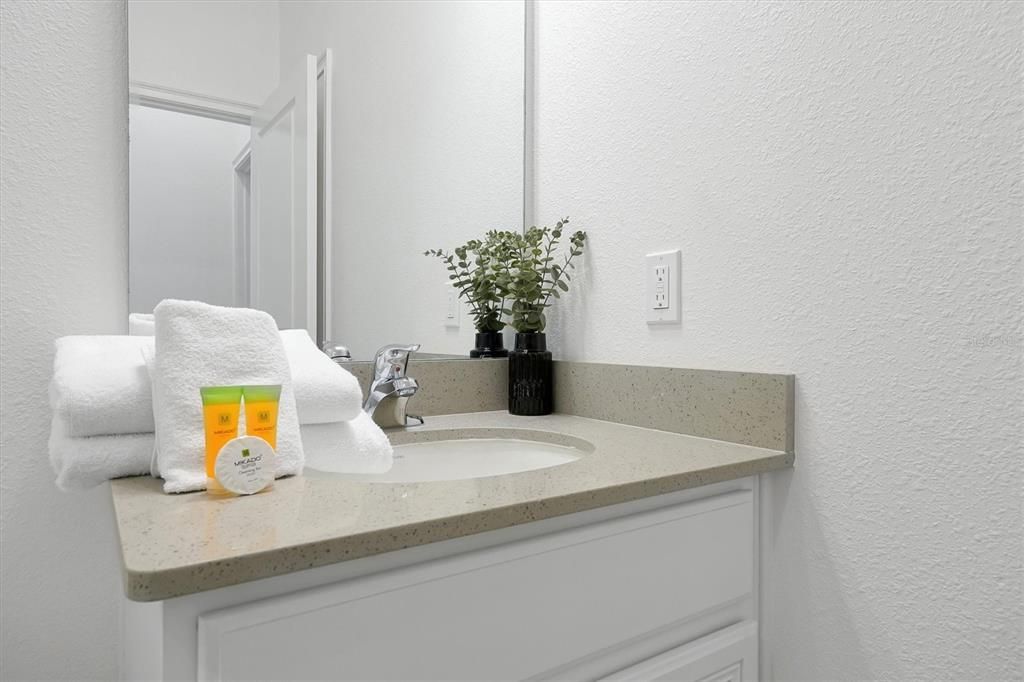 待售: $898,000 (5 贝兹, 5 浴室, 1918 平方英尺)