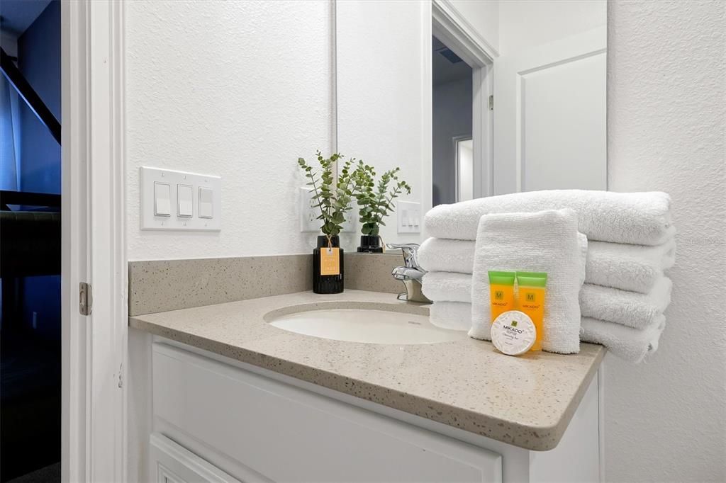 待售: $898,000 (5 贝兹, 5 浴室, 1918 平方英尺)