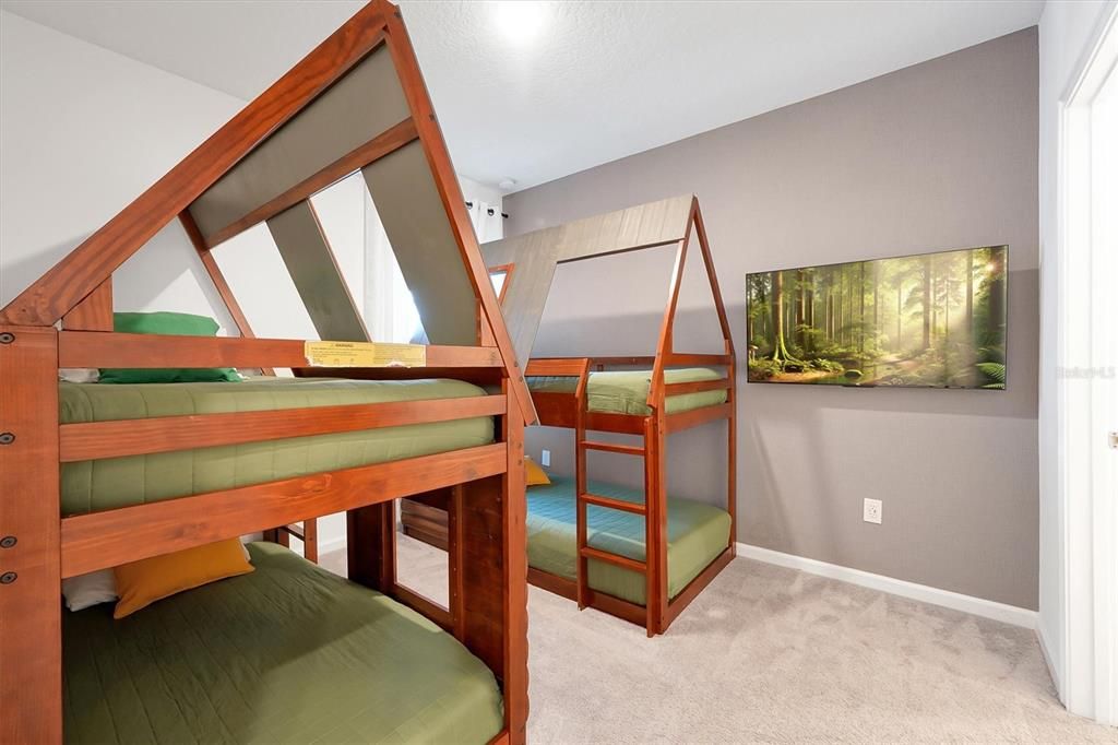 待售: $898,000 (5 贝兹, 5 浴室, 1918 平方英尺)