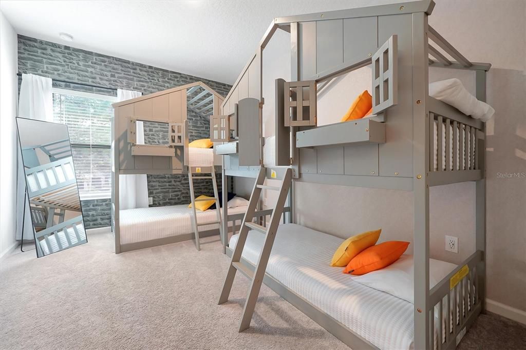 待售: $898,000 (5 贝兹, 5 浴室, 1918 平方英尺)