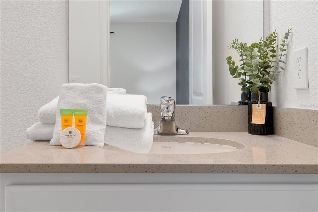 待售: $898,000 (5 贝兹, 5 浴室, 1918 平方英尺)