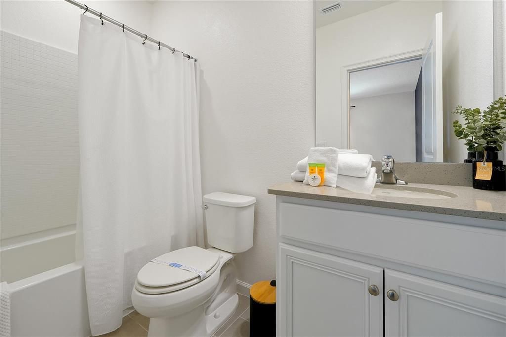 待售: $898,000 (5 贝兹, 5 浴室, 1918 平方英尺)