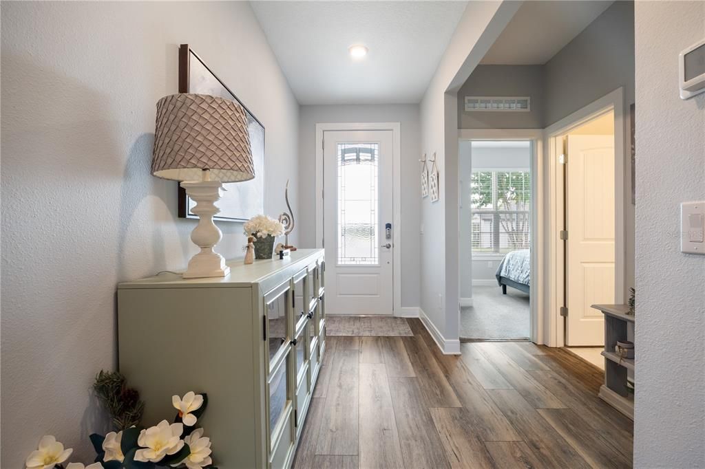 Active With Contract: $365,563 (3 beds, 2 baths, 1662 Square Feet)