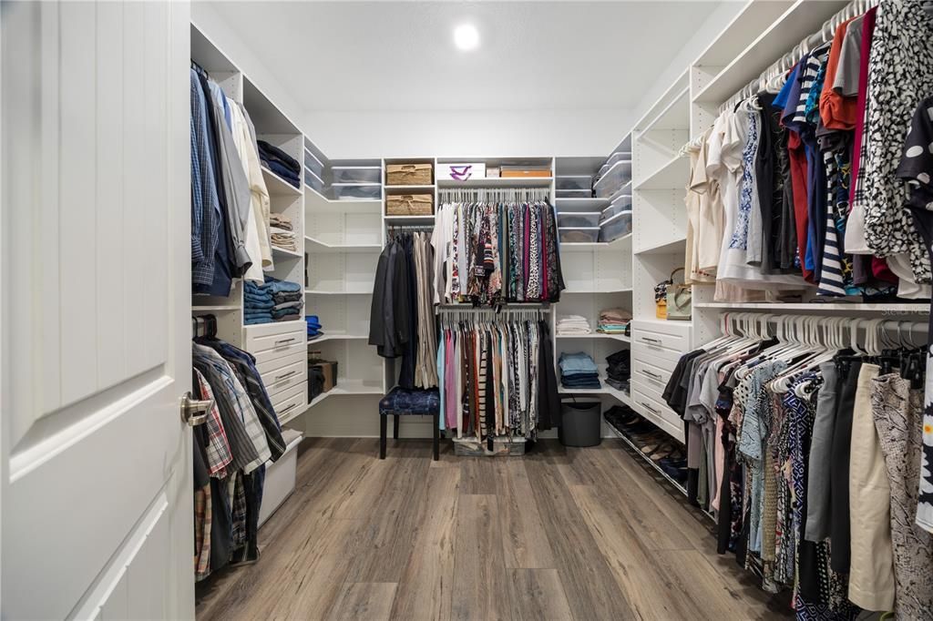 Active With Contract: $365,563 (3 beds, 2 baths, 1662 Square Feet)