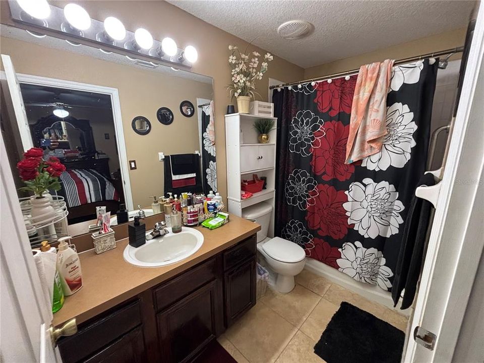 Active With Contract: $229,999 (3 beds, 2 baths, 1417 Square Feet)