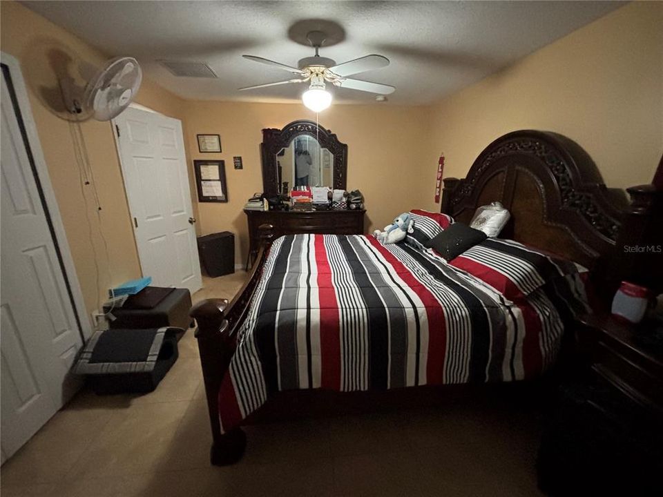 Active With Contract: $229,999 (3 beds, 2 baths, 1417 Square Feet)