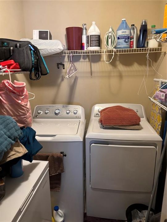 Active With Contract: $229,999 (3 beds, 2 baths, 1417 Square Feet)