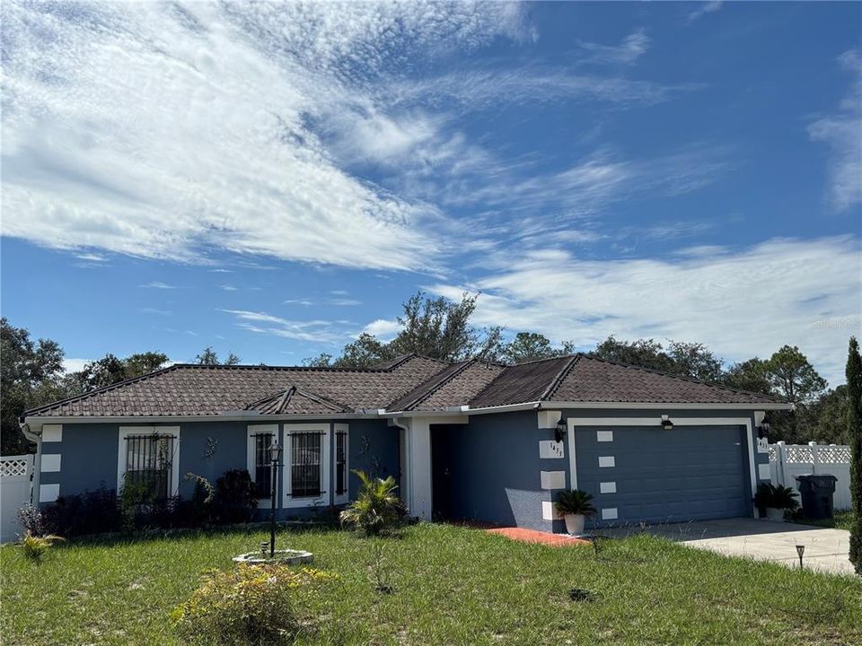 Active With Contract: $229,999 (3 beds, 2 baths, 1417 Square Feet)